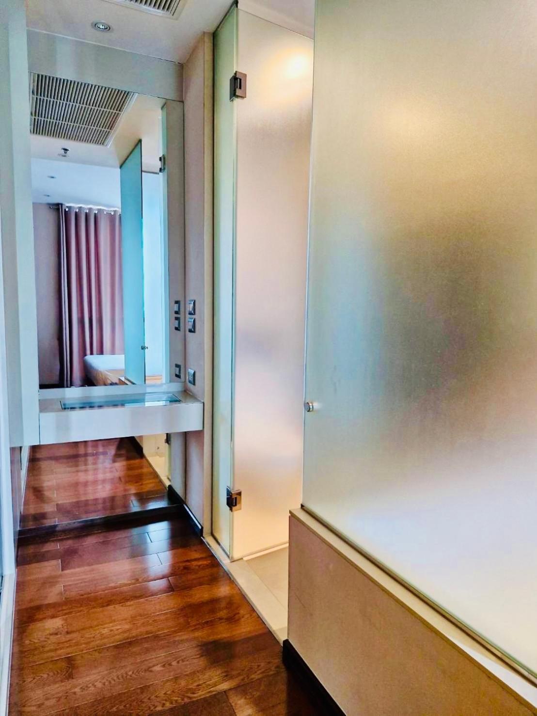Luxury 1Bed 1Bath 300M Bts Phrom Phong, Emporium Emsphere Emquartier Bangkok Exterior photo