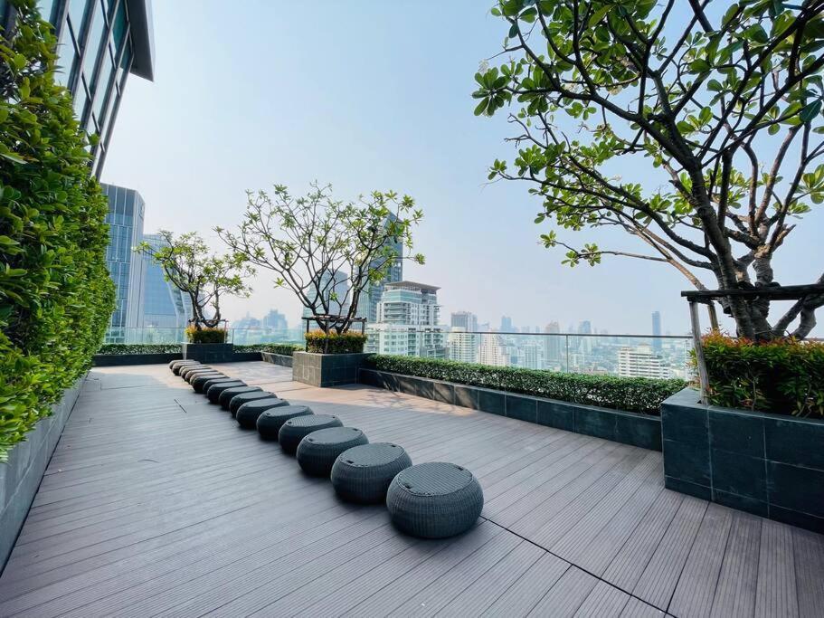 Luxury 1Bed 1Bath 300M Bts Phrom Phong, Emporium Emsphere Emquartier Bangkok Exterior photo